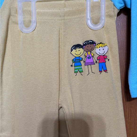 Children's Pajama Set with Blue Sleeves - Picture 2 of 4